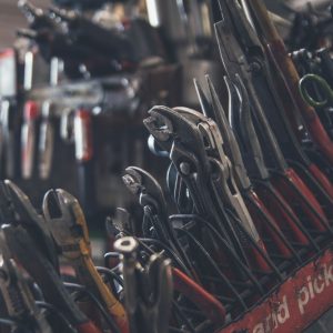 Отварачка за Бутилки от Свещ на Двигател